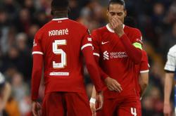 开云体育在线-利物浦客场惨败，联赛三连败成热议话题