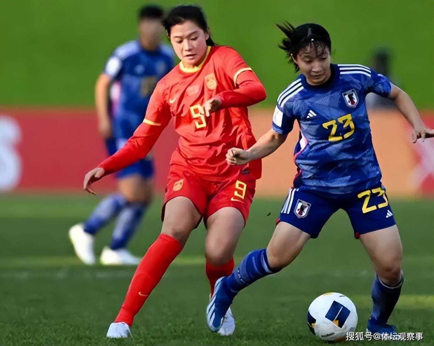包含队员奉献，中国女足锁定晋级位置的词条