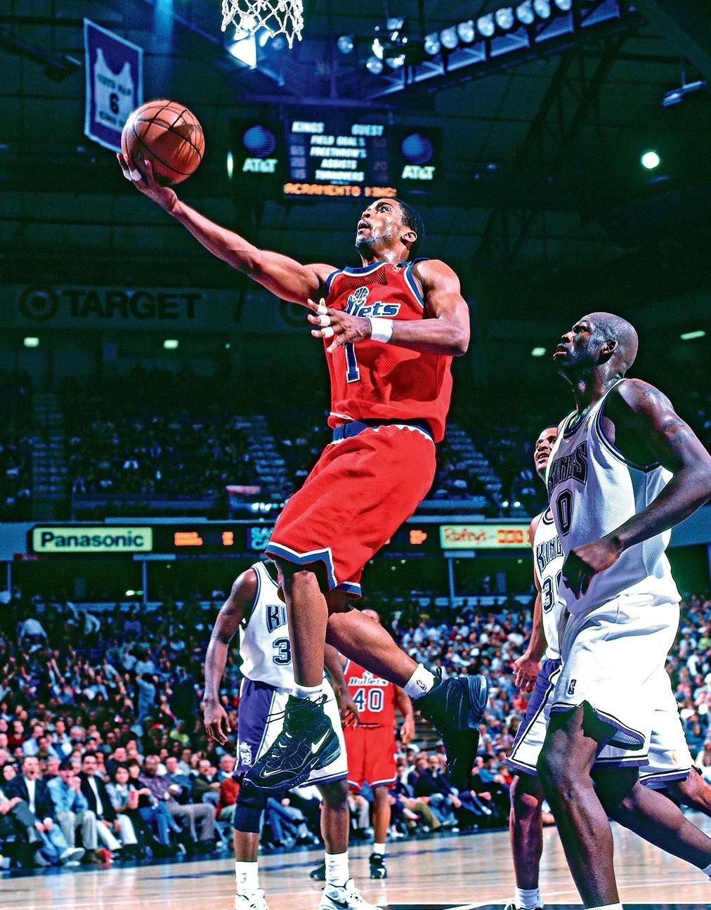 NBA历史巨星再战球场！乔丹、奥尼尔、郭巍重出江湖