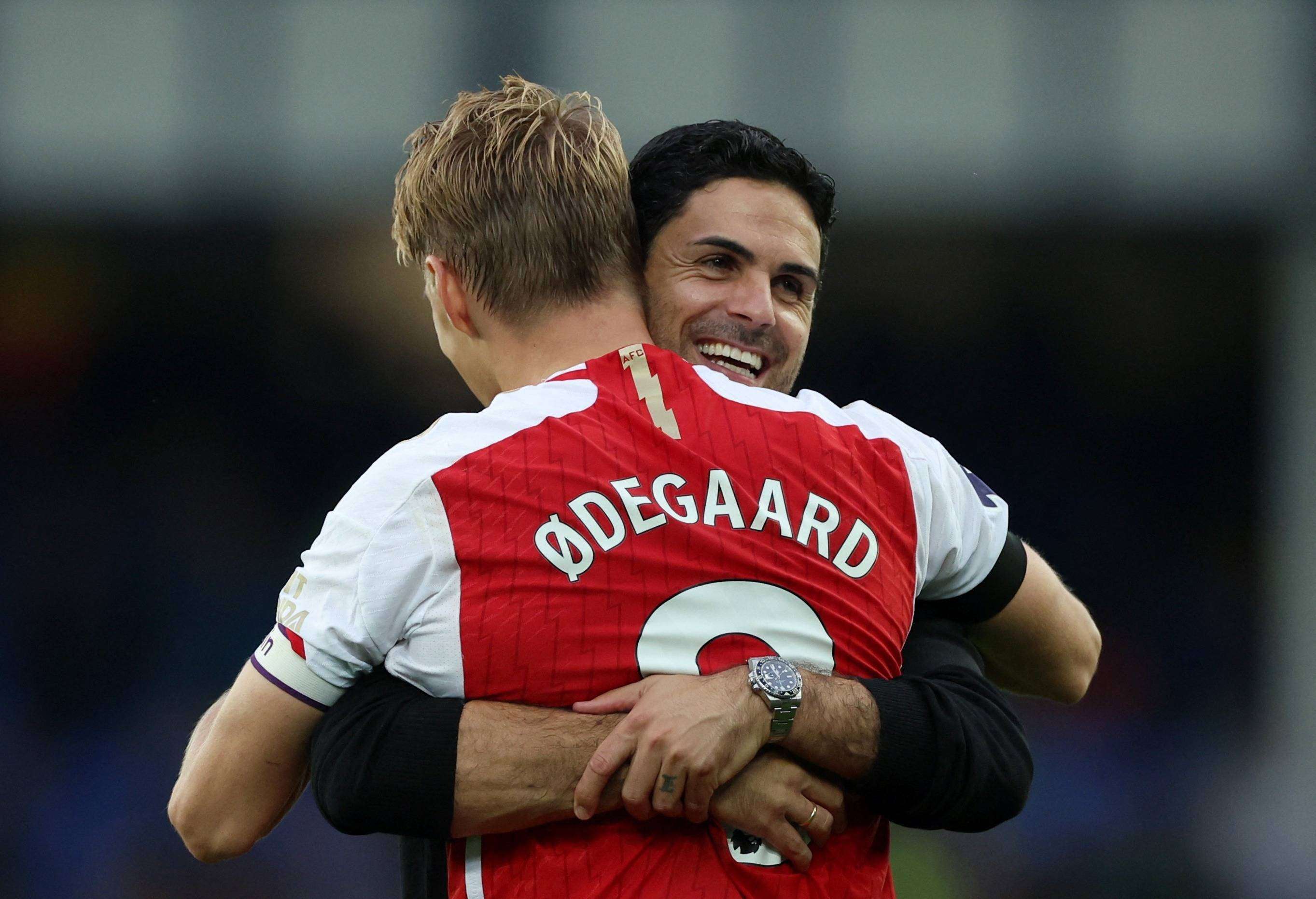 包含阿曼特利物浦袭来,曼联全力抵御的词条 包含阿曼特利物浦袭来,曼联全力抵御的词条