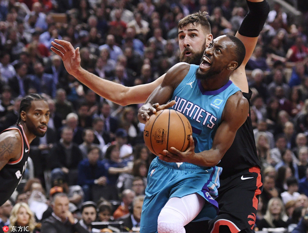 猛龙大胜黄蜂，新秀帕斯卡尔关键时刻坚持