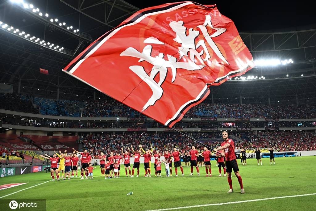 中超联赛即将展开新一轮较量，球迷期待各队表现