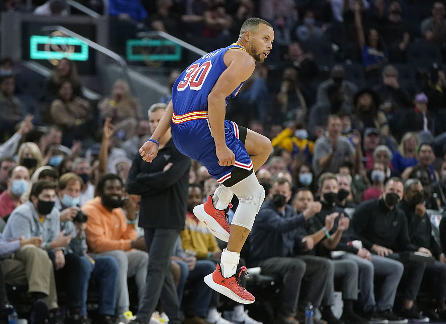 骑士射手狂轰45分，力挽狂澜终结三连败的简单介绍