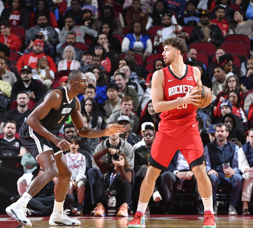 火箭击败灰熊，保持不败纪录