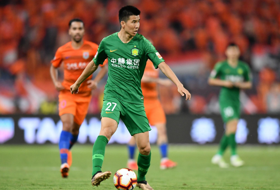 队名客场大胜对手，继续领跑排名