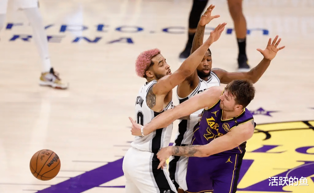 76人战胜马刺，豪取七连胜