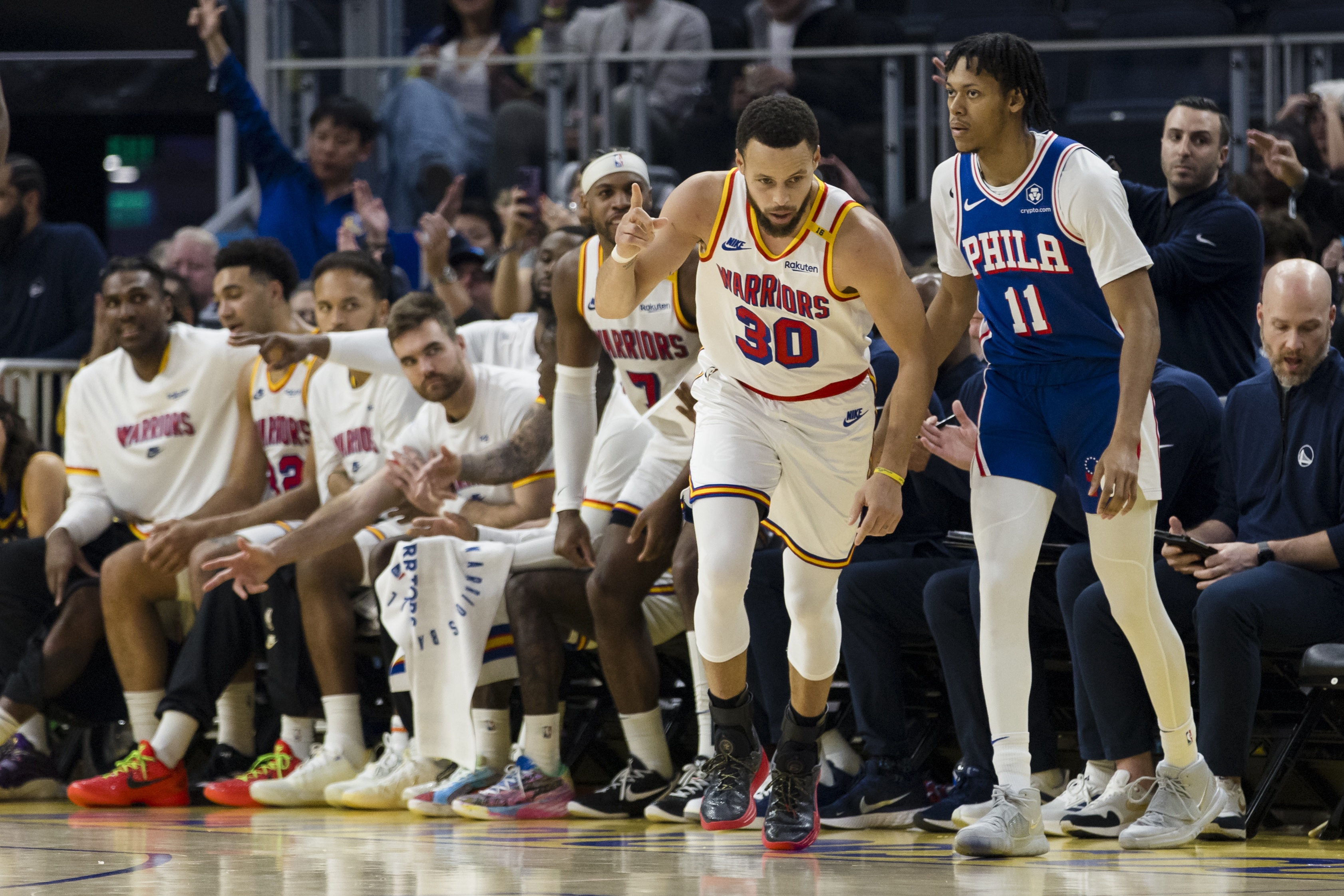 马刺大胜奇才,继续在西部积极冲刺 马刺大胜奇才,继续在西部积极冲刺