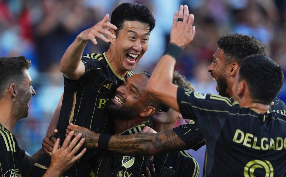 关于曼联完胜那不勒斯，孙兴慜带队取胜的信息